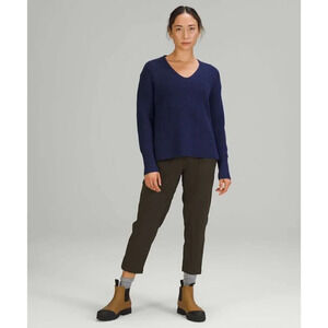 LULULEMON | MERINO WOOL V-NECK SWEATER LATE  2021 NIGHT SEA